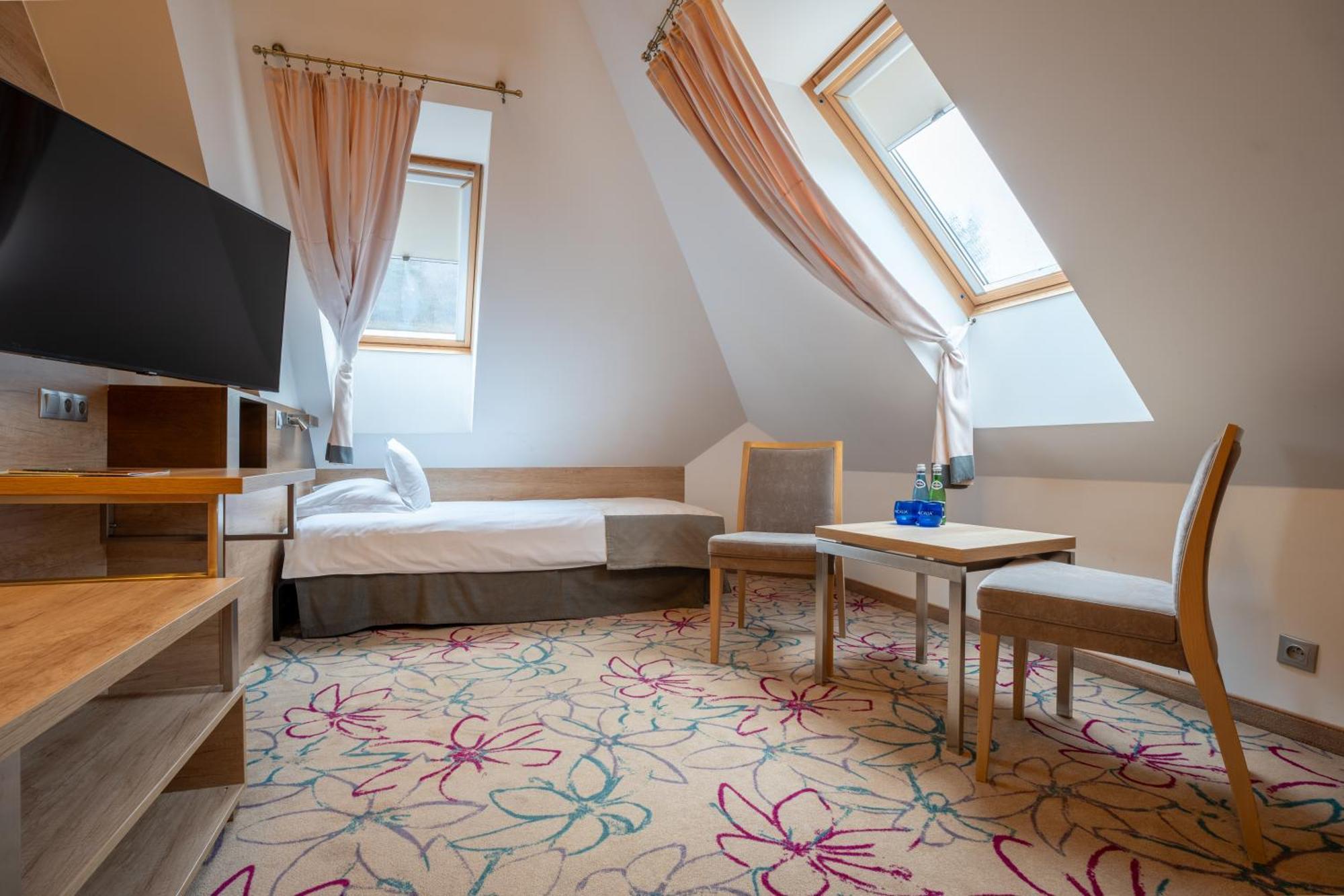 Hotel & Spa Czarny Gron Rzyki Dış mekan fotoğraf