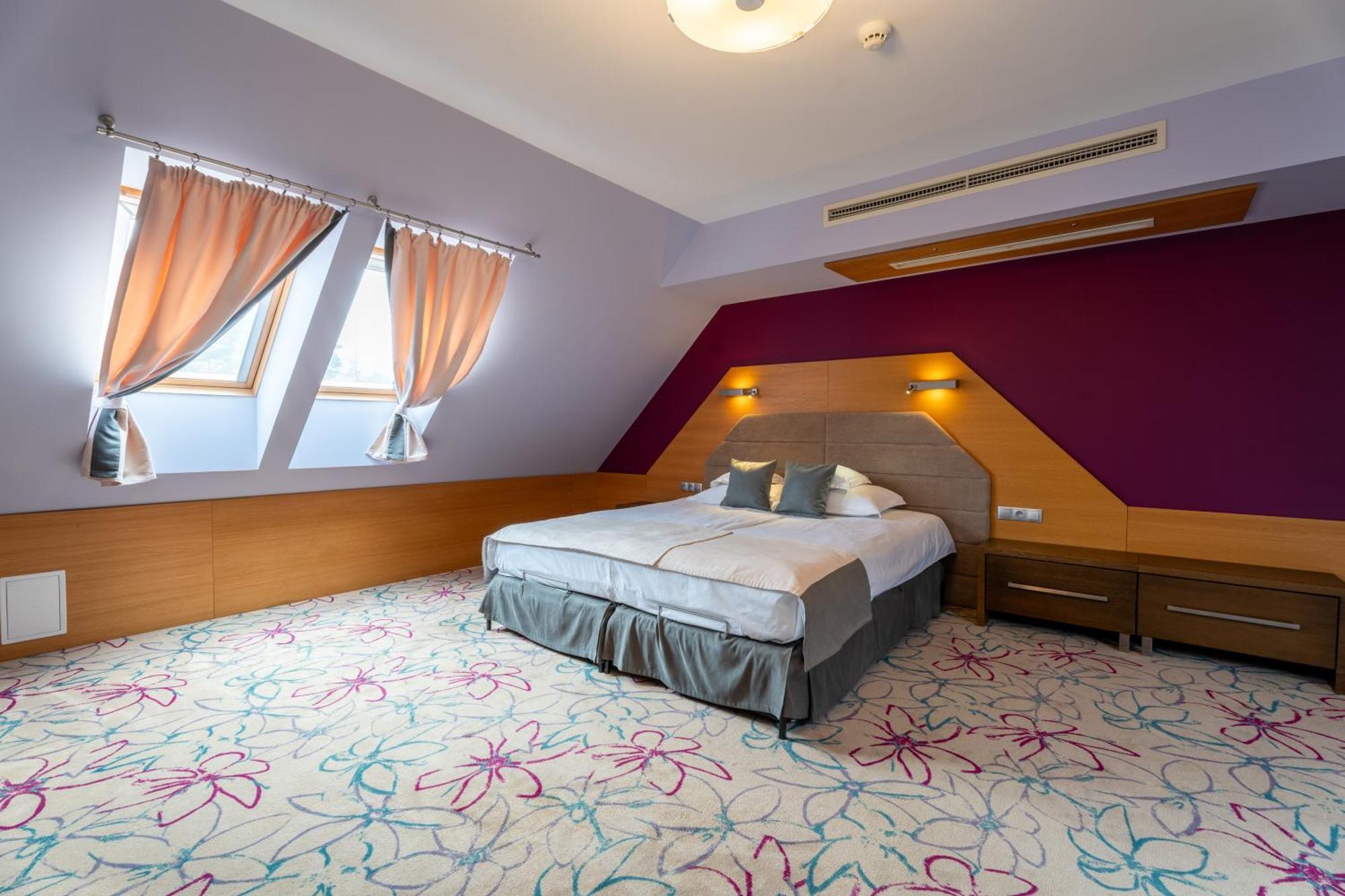 Hotel & Spa Czarny Gron Rzyki Dış mekan fotoğraf