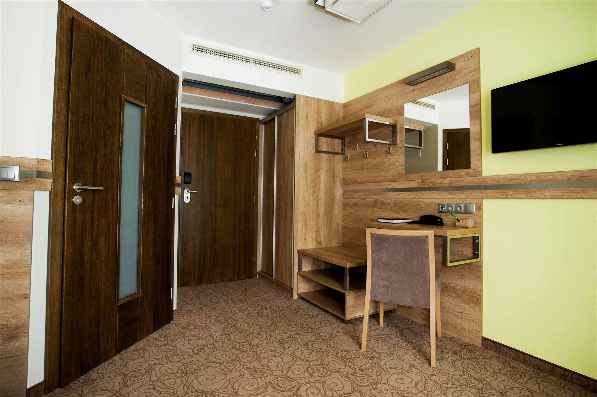 Hotel & Spa Czarny Gron Rzyki Dış mekan fotoğraf